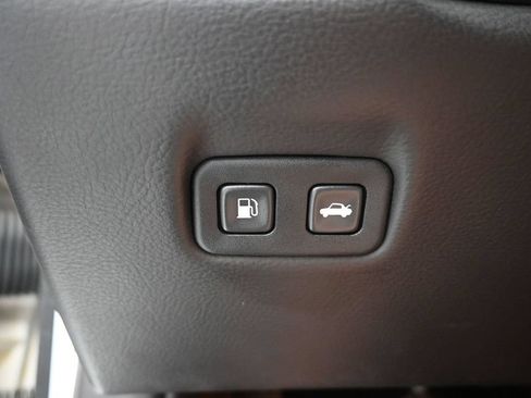 Used 2012 Chevrolet Corvette Grand Sport RWD image 24