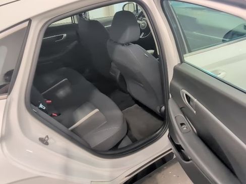 Used 2025 Hyundai Sonata SEL FWD image 19