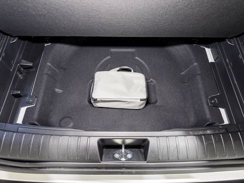 Used 2024 Hyundai Kona Limited FWD image 29