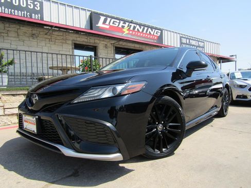 Used 2021 Toyota Camry XSE FWD image 1