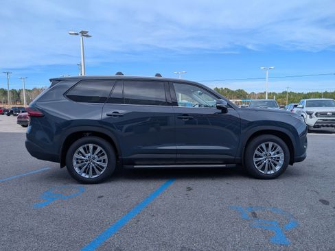 New 2026 Toyota Grand Highlander AWD image 6