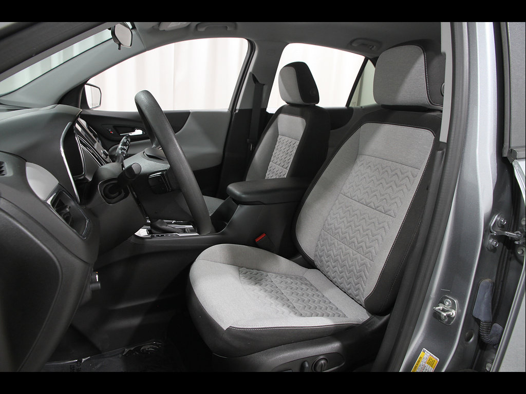 Certified 2024 Chevrolet Equinox LS w/ LS Convenience Package FWD image 5