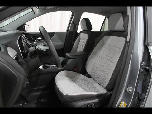 Certified 2024 Chevrolet Equinox LS w/ LS Convenience Package FWD image 5