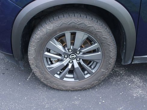Used 2022 Nissan Pathfinder SV AWD/4WD image 5