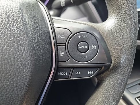 Used 2019 Toyota Camry LE FWD image 17