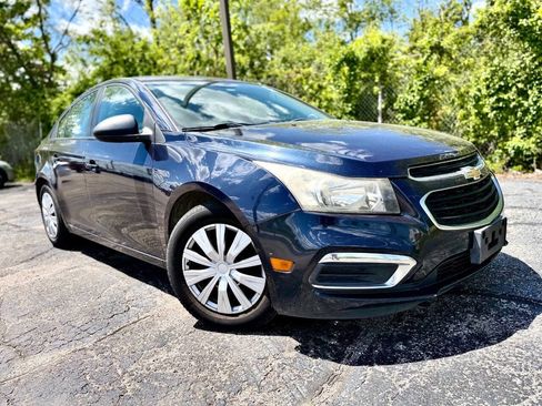 Used 2016 Chevrolet Cruze LS FWD image 1