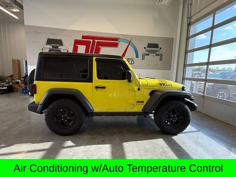 Used 2023 Jeep Wrangler Willys image 5