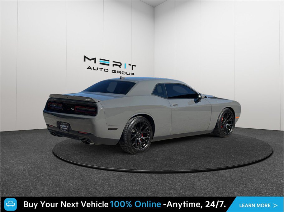 Used 2018 Dodge Challenger SRT w/ Technology Group RWD image 9