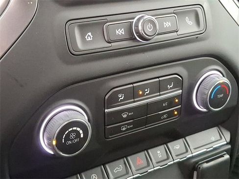 Used 2022 Chevrolet Silverado 1500 Custom image 12