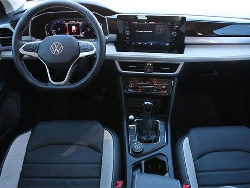 Certified 2025 Volkswagen Taos SEL image 31