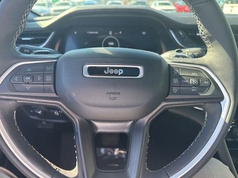 Certified 2025 Jeep Grand Cherokee Laredo X w/ Luxury Tech Group I AWD/4WD image 29