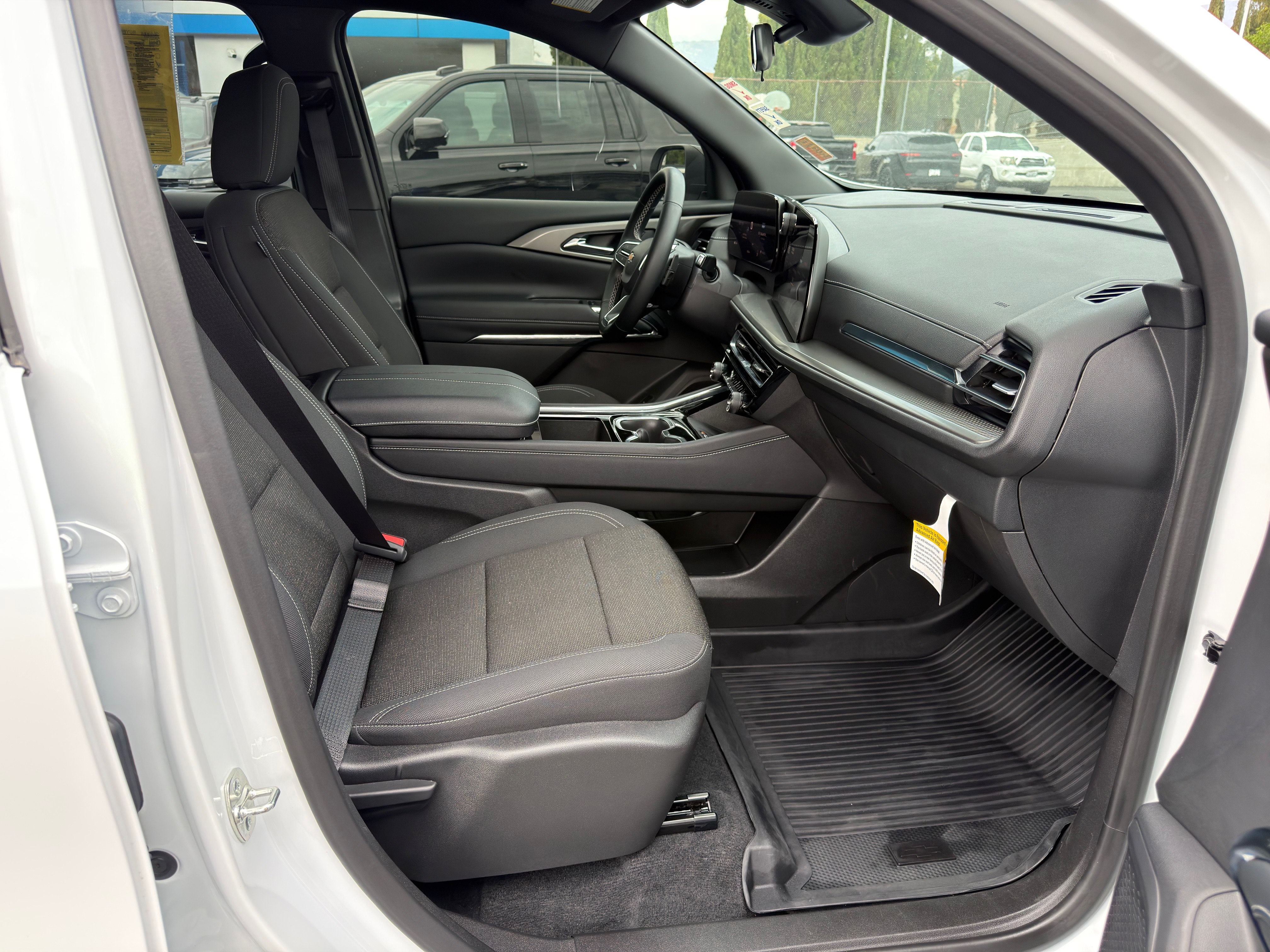 Used 2026 Chevrolet Traverse LT FWD image 10