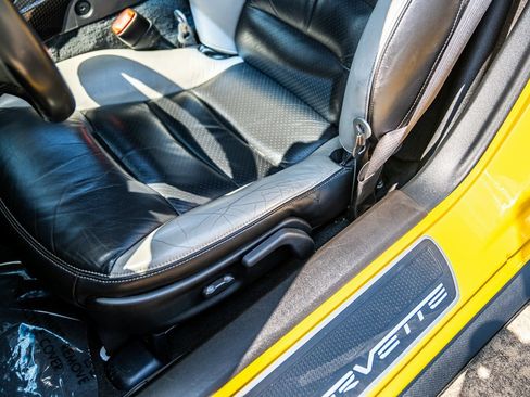 Used 2006 Chevrolet Corvette Z06 w/ Preferred Equipment Group image 97