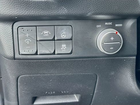 Used 2016 Kia Soul ! w/ Premium Package FWD image 10