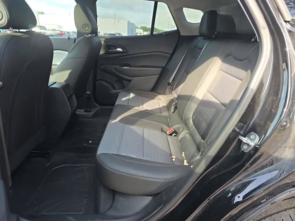 Used 2024 Chevrolet Trax LT w/ Sunroof Package FWD image 15