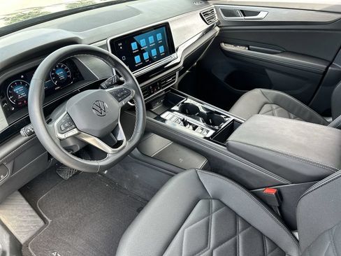 Used 2024 Volkswagen Atlas Cross Sport SE FWD image 10