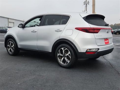 Used 2022 Kia Sportage LX image 5