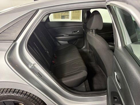 Used 2021 Hyundai Elantra SEL image 32