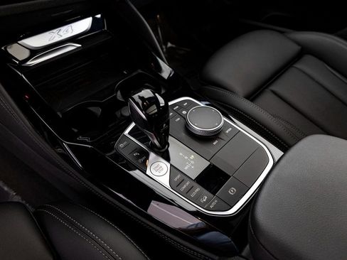 Certified 2025 BMW X4 xDrive30i w/ Premium Package image 19