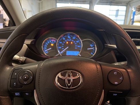 Used 2014 Toyota Corolla LE image 6