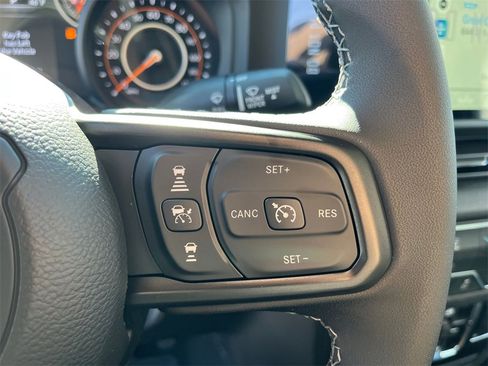 New 2025 Jeep Gladiator Sport image 17