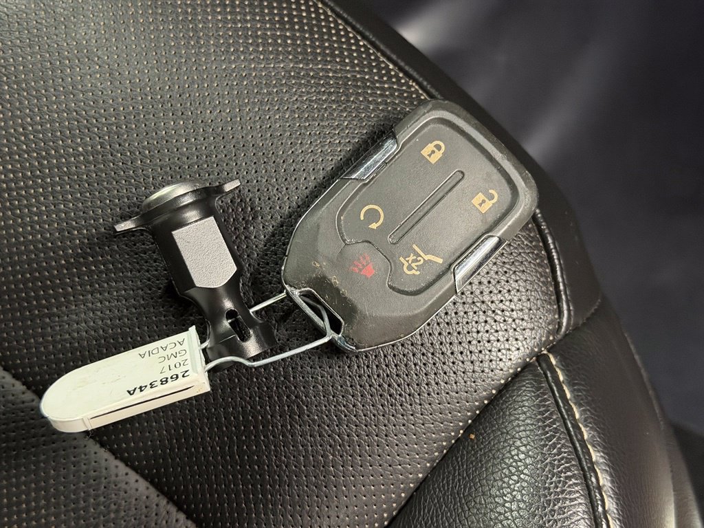 Certified 2017 GMC Acadia SLT AWD/4WD image 30