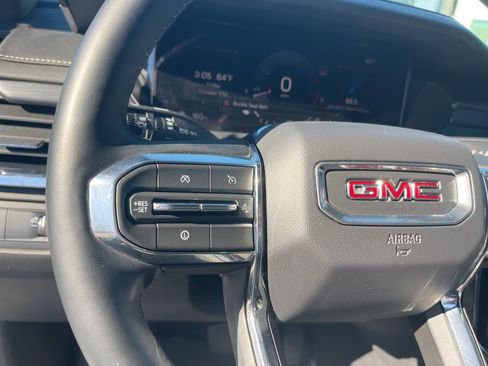 Used 2025 GMC Acadia Elevation image 16