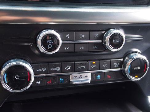 Used 2022 Ford F150 Lariat w/ Equipment Group 502A High AWD/4WD image 25