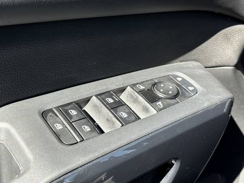 Certified 2023 Nissan Pathfinder SV FWD image 30