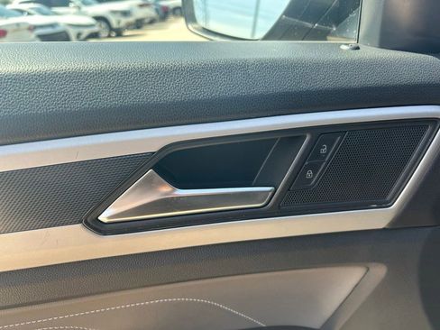 Certified 2023 Volkswagen Atlas Cross Sport SEL R-Line AWD/4WD image 54