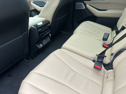 Used 2025 Acura MDX SH-AWD w/ Technology Package image 9