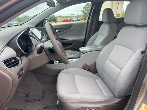Used 2025 Chevrolet Malibu LT FWD image 10