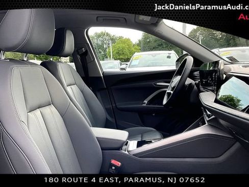 Used 2025 Audi Q5 Premium w/ Convenience Package AWD/4WD image 7