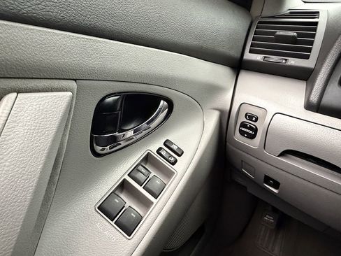 Used 2011 Toyota Camry LE w/ LE Extra-Value Pkg image 7