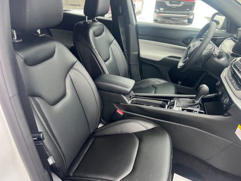 New 2026 Jeep Compass Limited image 18