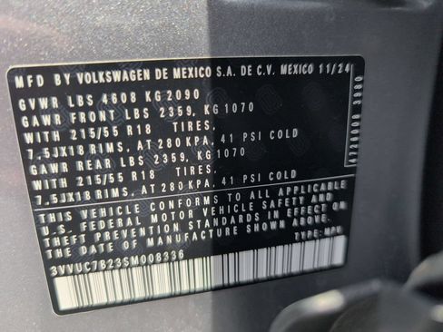 Used 2025 Volkswagen Taos SE AWD/4WD image 35