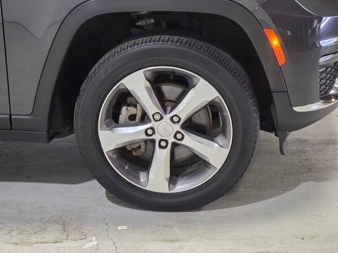 Used 2022 Jeep Grand Cherokee L Limited image 10