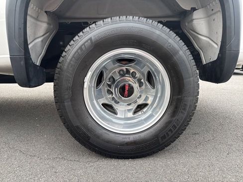 Used 2023 GMC Sierra 3500 Denali image 13