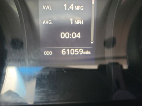 Used 2018 Toyota Camry LE image 24