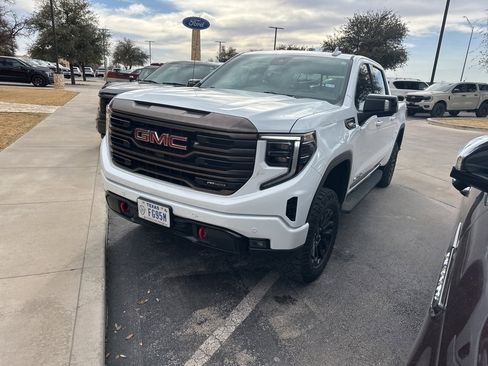 Used 2022 GMC Sierra 1500 AT4X image 1