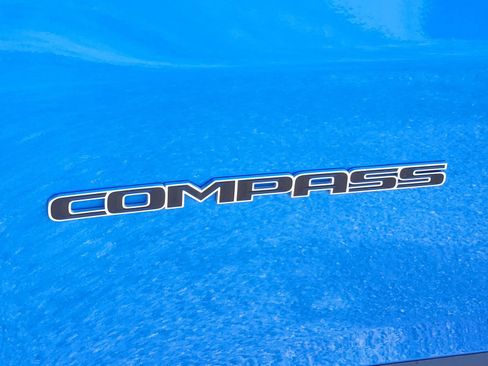 Used 2024 Jeep Compass Latitude AWD/4WD image 12