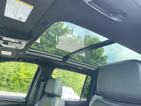 Certified 2021 Chevrolet Suburban Z71 AWD/4WD image 18