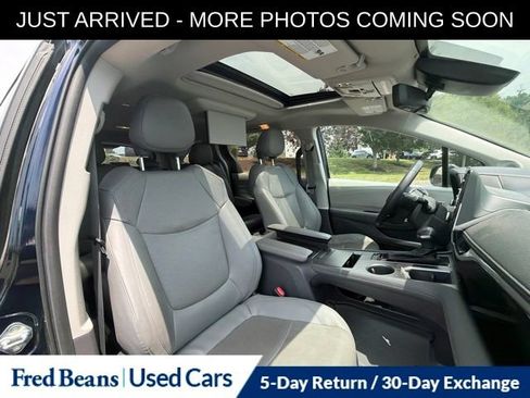 Used 2023 Toyota Sienna Limited AWD/4WD image 18