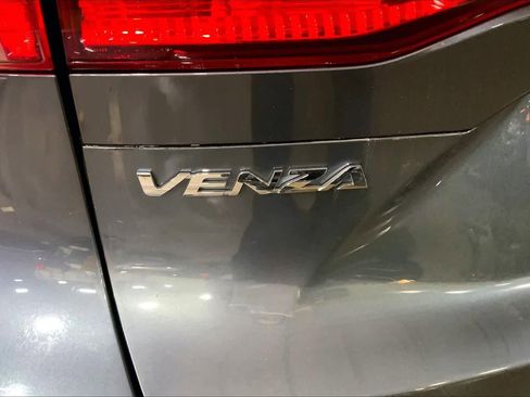 Used 2021 Toyota Venza XLE w/ Softex Package image 10