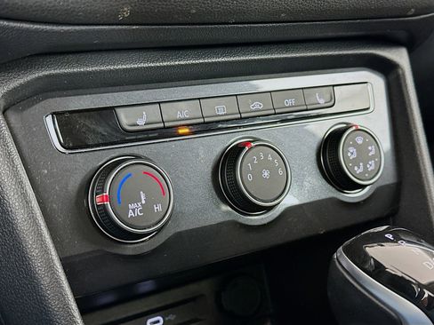 Used 2022 Volkswagen Tiguan S image 23