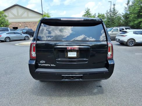 Used 2017 GMC Yukon XL SLT RWD image 6