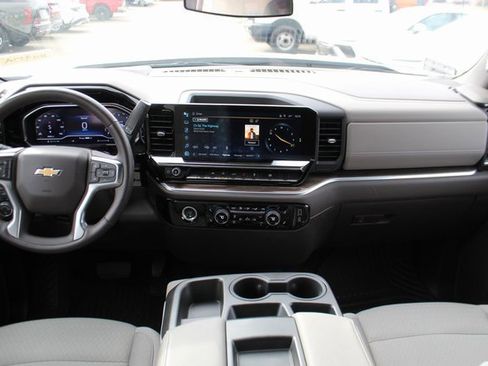 Used 2022 Chevrolet Silverado 1500 LT image 12