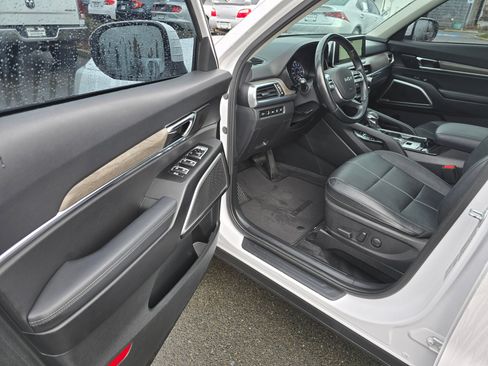 Used 2022 Kia Telluride EX w/ EX Premium Package image 25