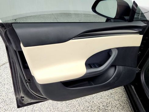 Used 2024 Tesla Model S Plaid image 10