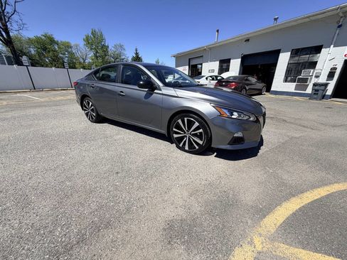 Used 2019 Nissan Altima 2.5 SR AWD/4WD image 7
